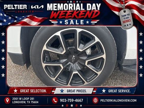 Used 2022 Chevrolet Tahoe RST w/ Sport Performance Package RWD image 4