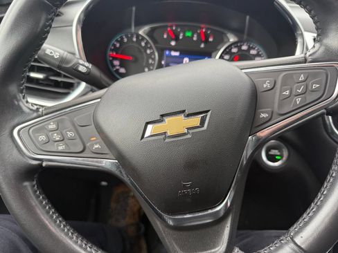 Used 2020 Chevrolet Equinox LT w/ Driver Convenience Package AWD/4WD image 5