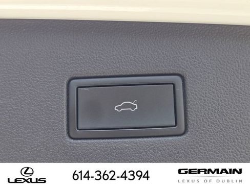 Used 2024 Volkswagen Tiguan SE AWD/4WD image 32