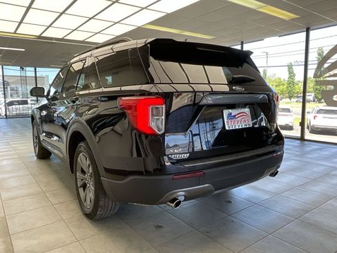 Used 2022 Ford Explorer XLT w/ Equipment Group 202A AWD/4WD image 7