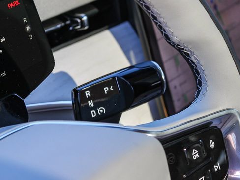 New 2025 Volvo EX90 Plus w/ Protection Package Premier image 22