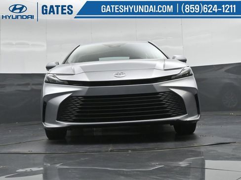 Used 2025 Toyota Camry LE FWD image 40