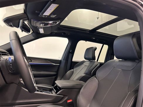 New 2025 Jeep Grand Cherokee Overland w/ Adv Protech Group III image 27