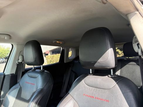 Used 2019 Jeep Compass Trailhawk AWD/4WD image 10