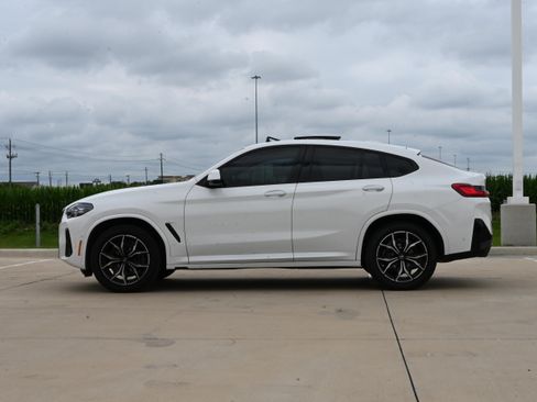 Certified 2025 BMW X4 xDrive30i w/ Premium Package AWD/4WD image 6