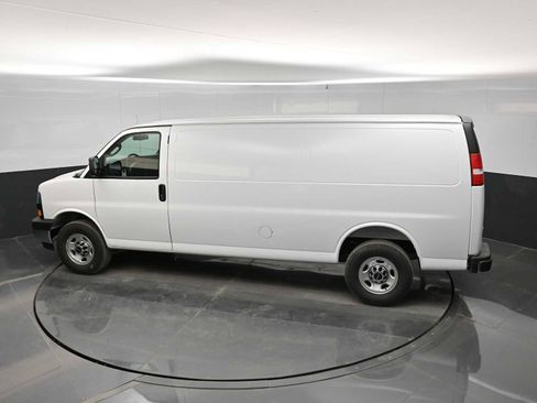 New 2026 GMC Savana 3500 Extended RWD image 23