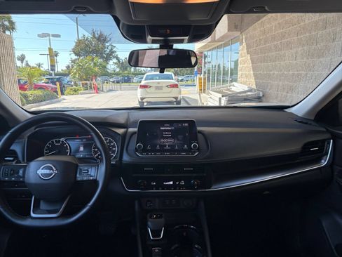 Used 2025 Nissan Rogue SV FWD image 35