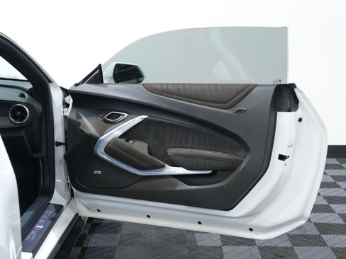 Used 2017 Chevrolet Camaro ZL1 RWD image 23
