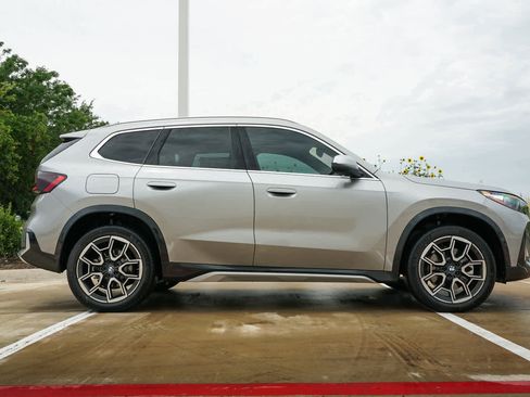 Used 2024 BMW X1 xDrive28i w/ Premium Package image 12