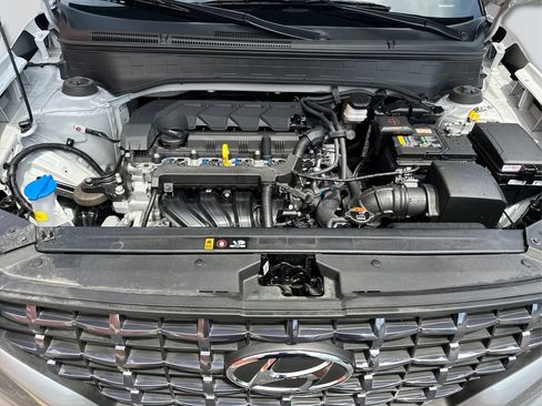 Used 2025 Hyundai Venue SEL image 13