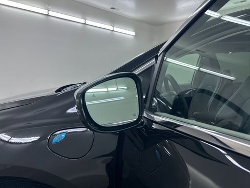 Used 2022 Chrysler Pacifica Limited image 17