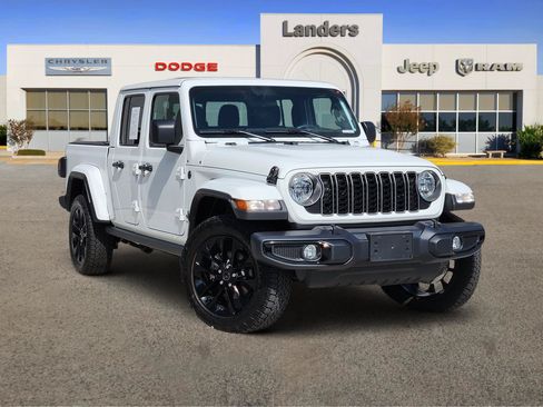 Used 2025 Jeep Gladiator Sport AWD/4WD image 1