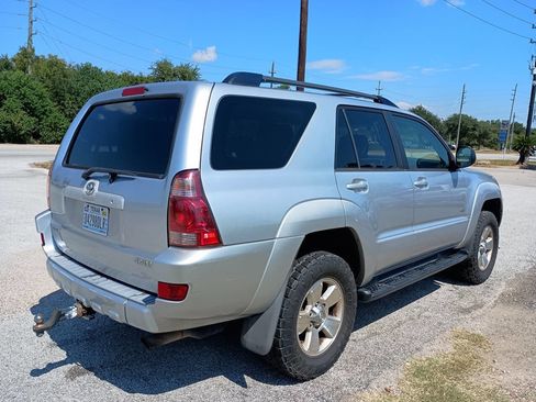 Used 2004 Toyota 4Runner SR5 image 5