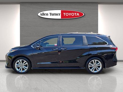 Used 2024 Toyota Sienna Platinum image 16
