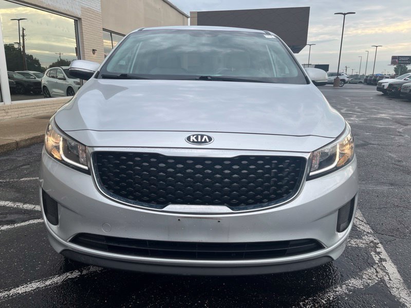 Used 2016 Kia Sedona LX w/ LX Convenience Package FWD image 2