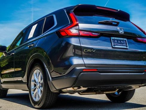 Used 2024 Honda CR-V EX image 11