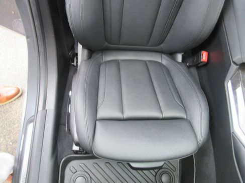 Used 2021 BMW 330i Sedan w/ Premium Package image 22