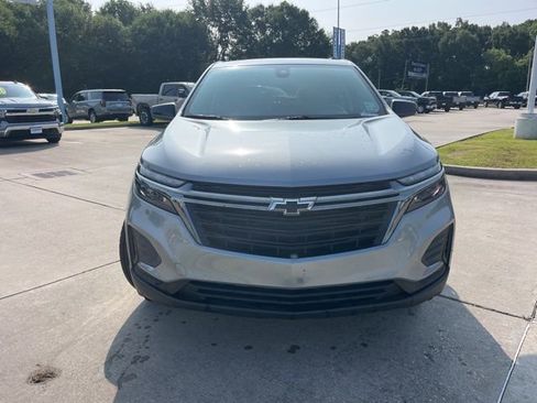 Used 2024 Chevrolet Equinox LS w/ LS Convenience Package FWD image 9