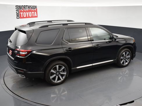 Used 2025 Honda Pilot Elite image 39