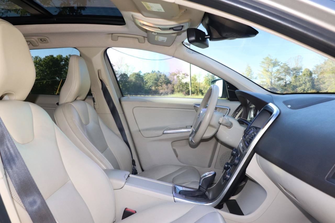 Used 2013 Volvo XC60 3.2 FWD image 32