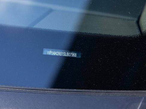 Certified 2025 Porsche Macan image 54