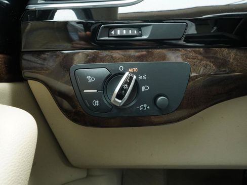 Used 2018 Audi Q7 3.0T Premium Plus AWD/4WD image 22