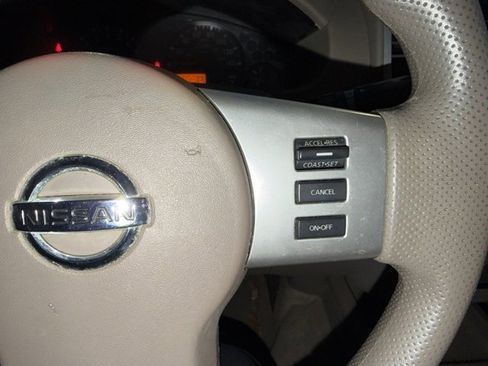 Used 2013 Nissan Frontier SV image 17