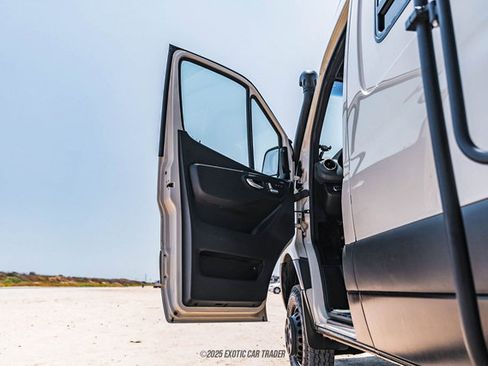 Used 2019 Mercedes-Benz Sprinter 4x4 170 image 39