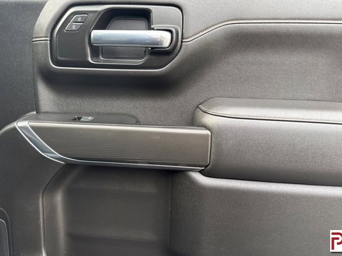 Certified 2022 GMC Sierra 1500 AT4 w/ AT4 Preferred Package image 19