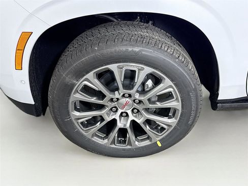 New 2026 GMC Yukon XL Denali w/ Sun & Power Step Package AWD/4WD image 27