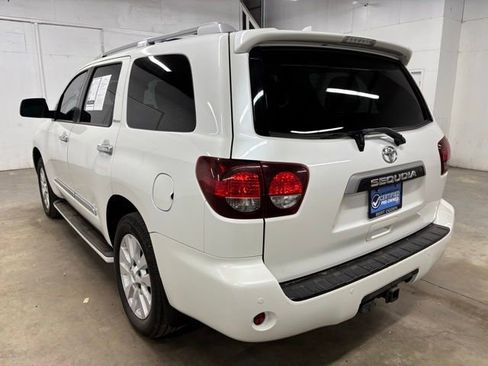 Used 2021 Toyota Sequoia Platinum AWD/4WD image 5