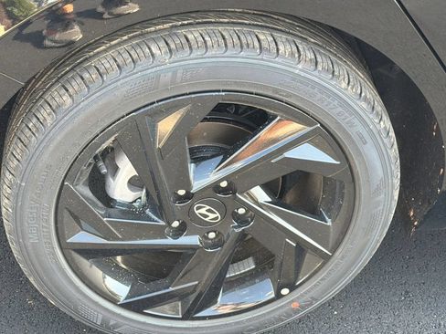 New 2026 Hyundai Elantra Sport FWD image 18