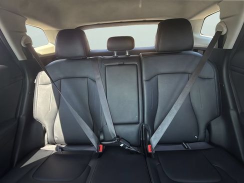 Used 2025 Kia Sportage EX FWD image 11