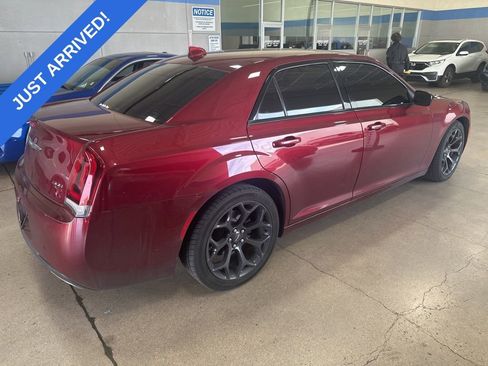 Used 2019 Chrysler 300 Touring w/ Sport Appearance Package image 3