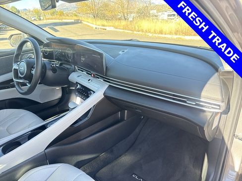 Used 2024 Hyundai Elantra Limited image 28