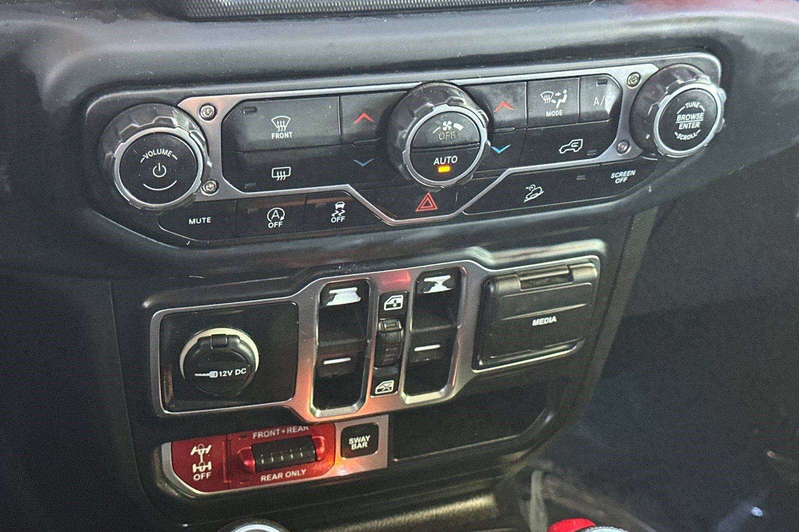 Used 2018 Jeep Wrangler Unlimited Rubicon AWD/4WD image 19