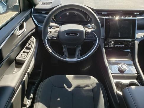 New 2025 Jeep Grand Cherokee L Laredo AWD/4WD image 10