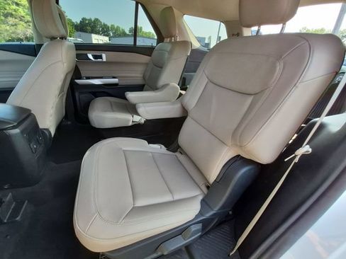 Used 2023 Ford Explorer XLT w/ Equipment Group 202A AWD/4WD image 29
