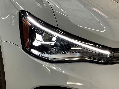 New 2026 Volkswagen Taos SEL image 32