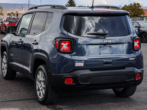 Used 2022 Jeep Renegade Latitude w/ Convenience Group AWD/4WD image 6
