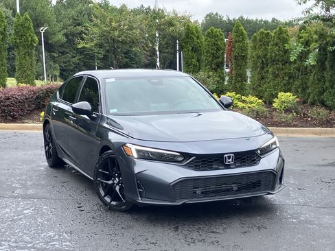 Used 2025 Honda Civic Sport image 2