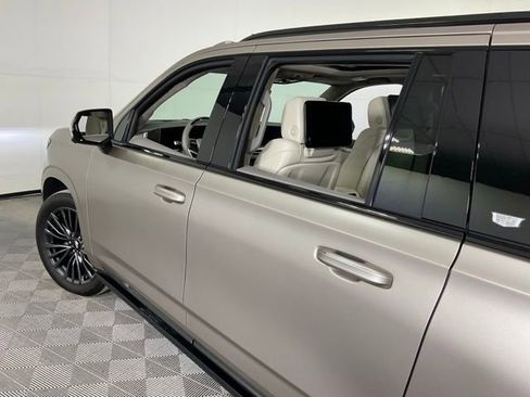 Used 2025 Cadillac Escalade ESV Sport Platinum image 37