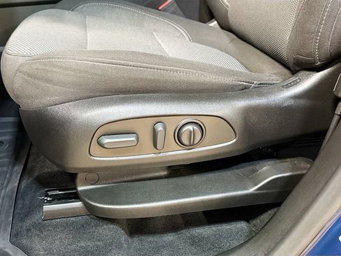 Used 2023 Chevrolet Traverse LT w/ Rear Camera Mirror Package AWD/4WD image 19
