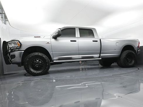 Used 2024 RAM 3500 Tradesman w/ Chrome Appearance Group AWD/4WD image 29