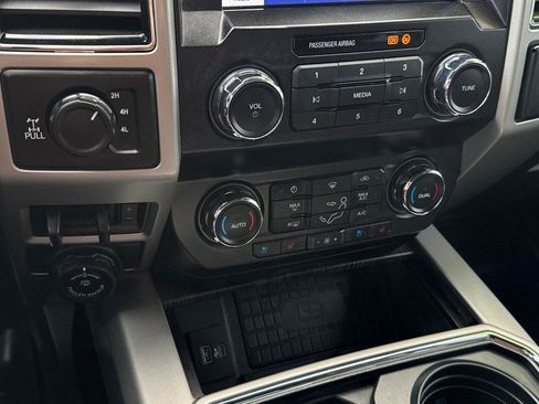 Used 2021 Ford F350 Lariat w/ Lariat Ultimate Package image 23