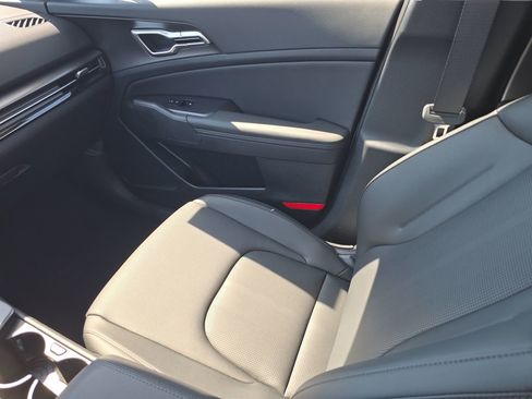 New 2026 Kia Sportage EX FWD image 16