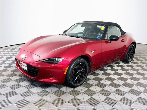 Used 2021 MAZDA MX-5 Miata Sport RWD image 3