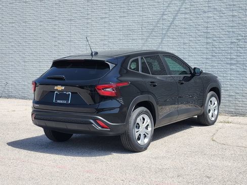 New 2026 Chevrolet Trax LS w/ Driver Confidence Package FWD image 4