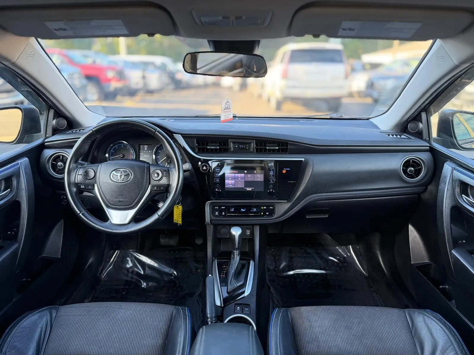Used 2019 Toyota Corolla SE w/ Carpet Mat Package (TMS) FWD image 25