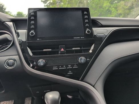 Used 2023 Toyota Camry XLE image 9